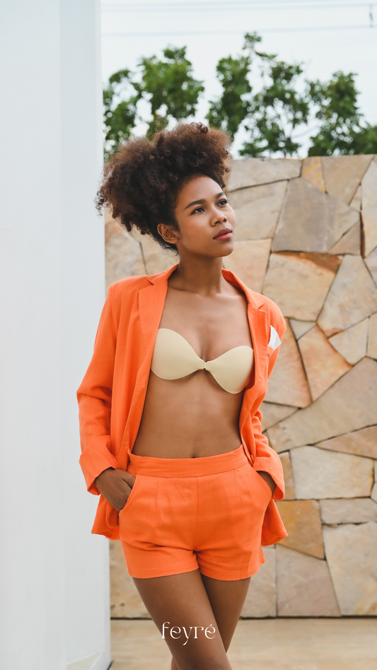 Stay Comfortable and Confident: Wearing an Adhesive Matte Silicone Bra on a Sunny Day