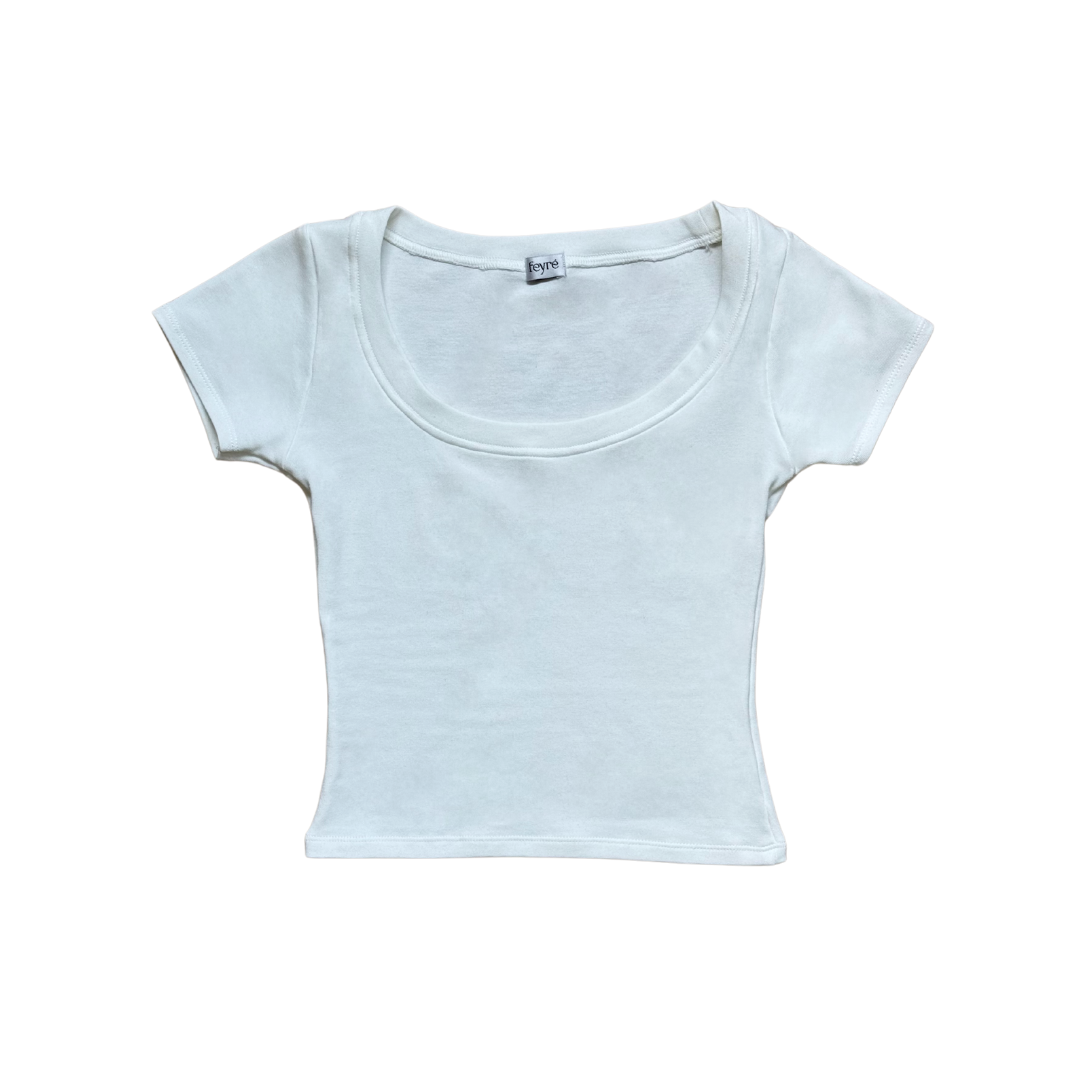 เสื้อยืด คอวี ทรง Baby Tee รุ่น U Soft Cake | U Soft Cake Baby Tee
